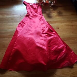 Jessica McClintock GUNNE SAX Red Gown Sz 1/2 USA Rhinestone TULLE Off Shoulder